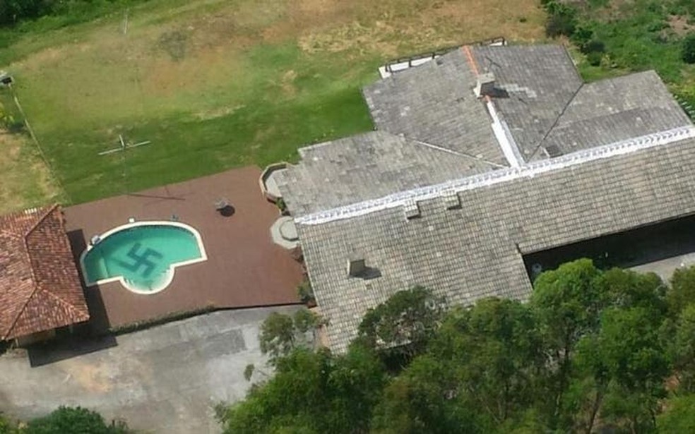 Candidato a vereador e dono de piscina com suastica nazista e expulso do PL