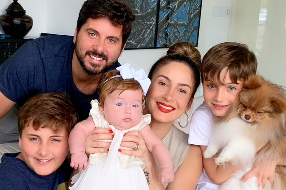 Claudia Leitte completa 15 anos de relacionamento com marido e revela Nao sei viver sem ele