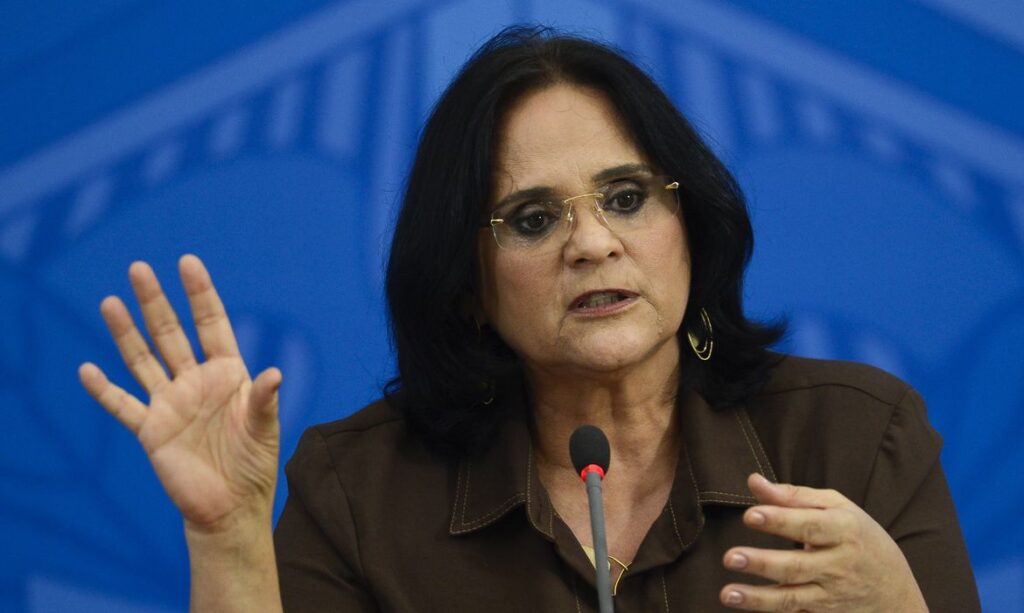 Damares Alves mira conselhos tutelares como bases eleitorais para evangelicos diz jornal
