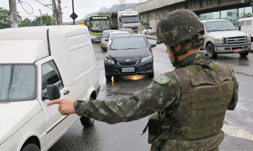 Decreto autoriza uso das Forcas Armadas nas eleicoes de 2020