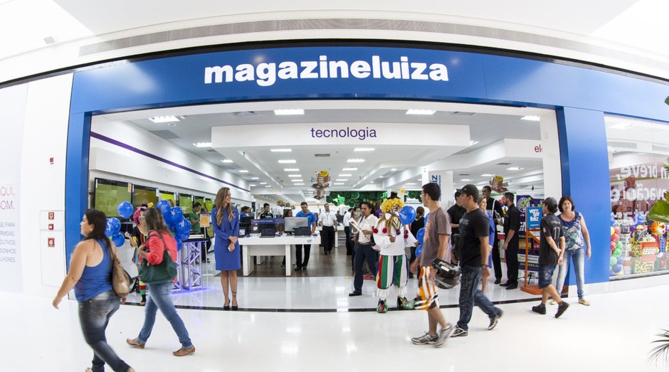 Defensoria da Uniao entra com acao contra Magalu sob alegacao de marketing de lacracao com trainee para negros