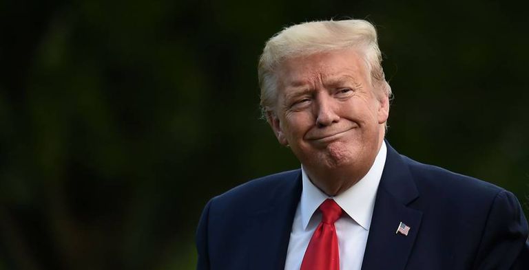 Donald Trump e hospitalizado apos resultado positivo para covid 19