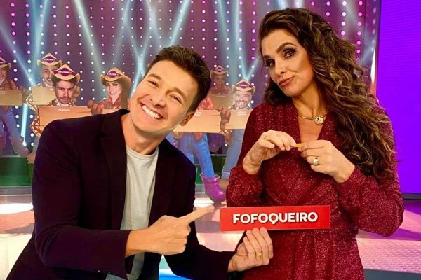 Eliminada de A Fazenda Luiza Ambiel faz barraco nos bastidores da Hora do Faro 1