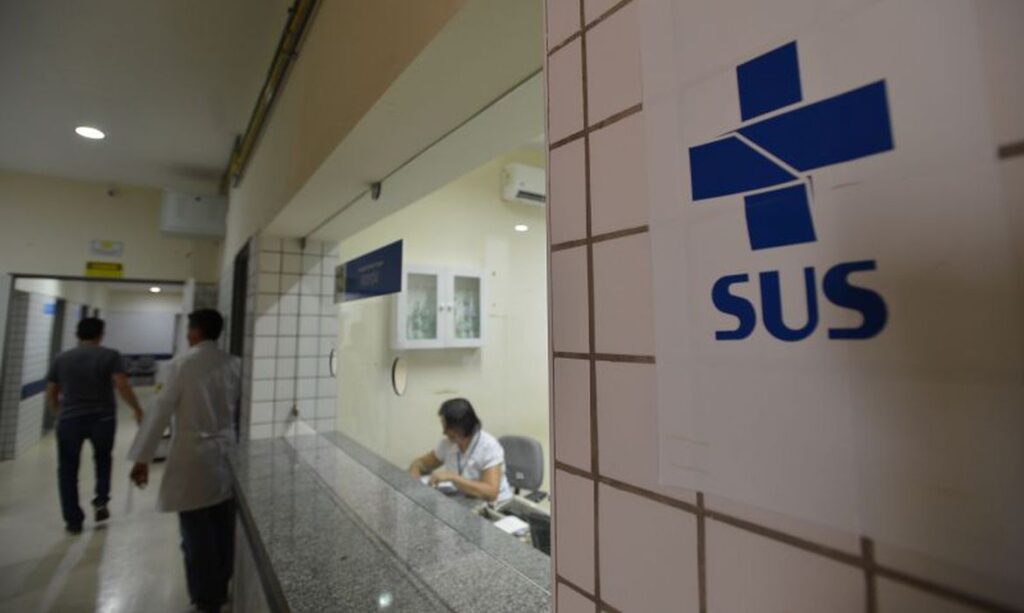 Em-meio-à-pandemia-decreto-permite-estudo-de-privatização-de-unidades-de-saúde-no-Brasil