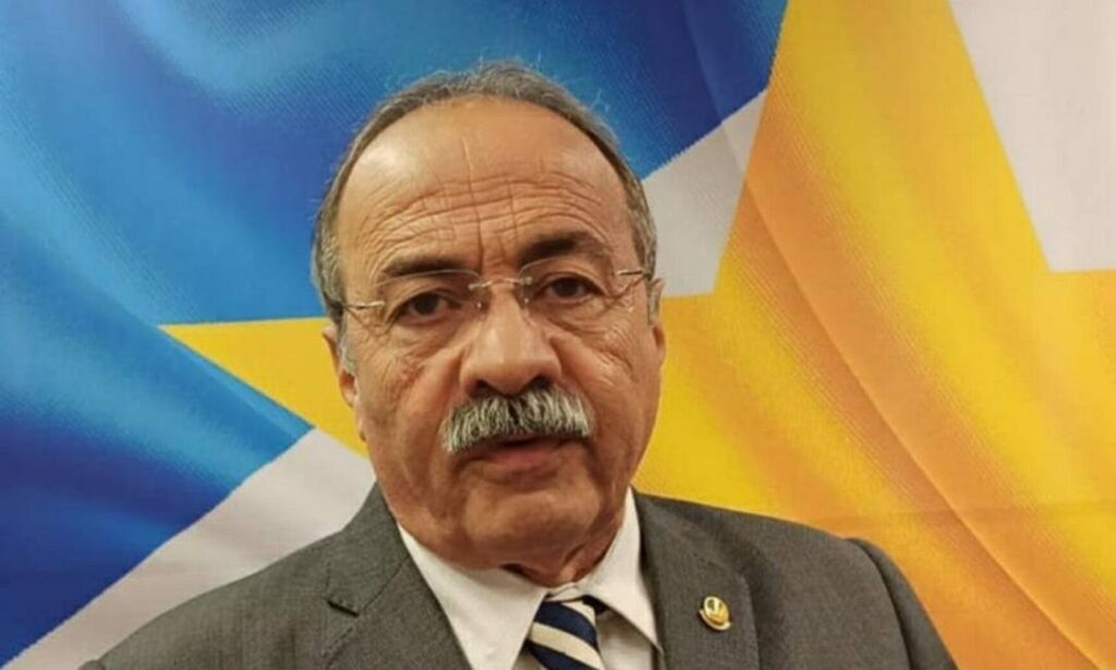 Filho do senador encontrado com dinheiro na cueca decide assumir vaga do pai no Senado