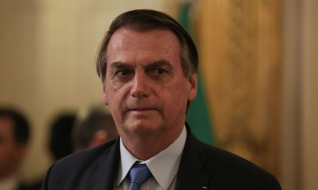 Governo Bolsonaro nao paga divida de 32 milhoes de dolares a OMS ha dois anos diz colunista