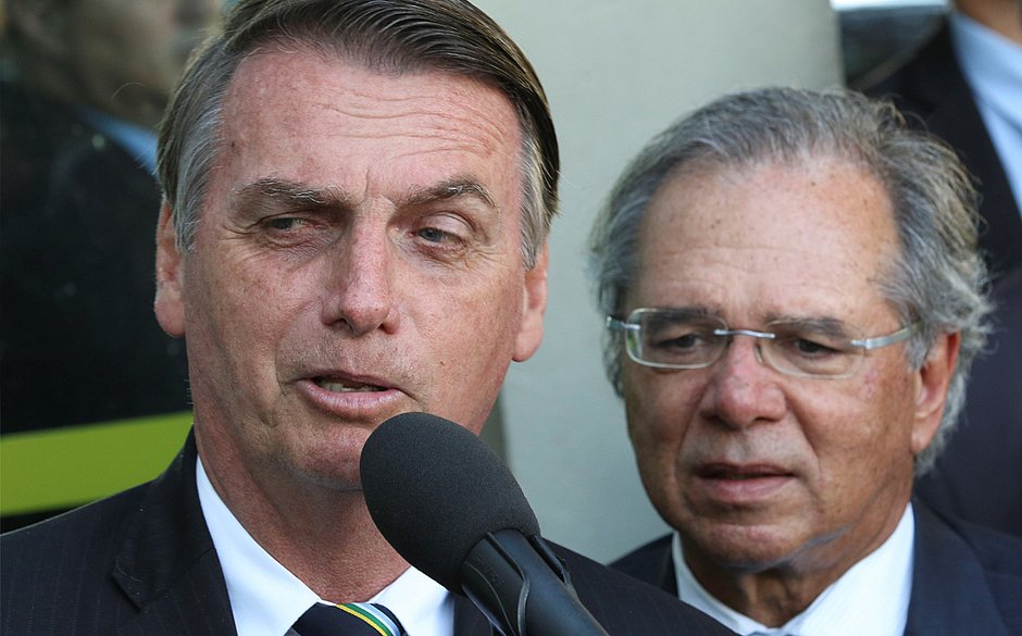 Governo tenta conter crise gerada por decreto que permite privatizacao das UBS