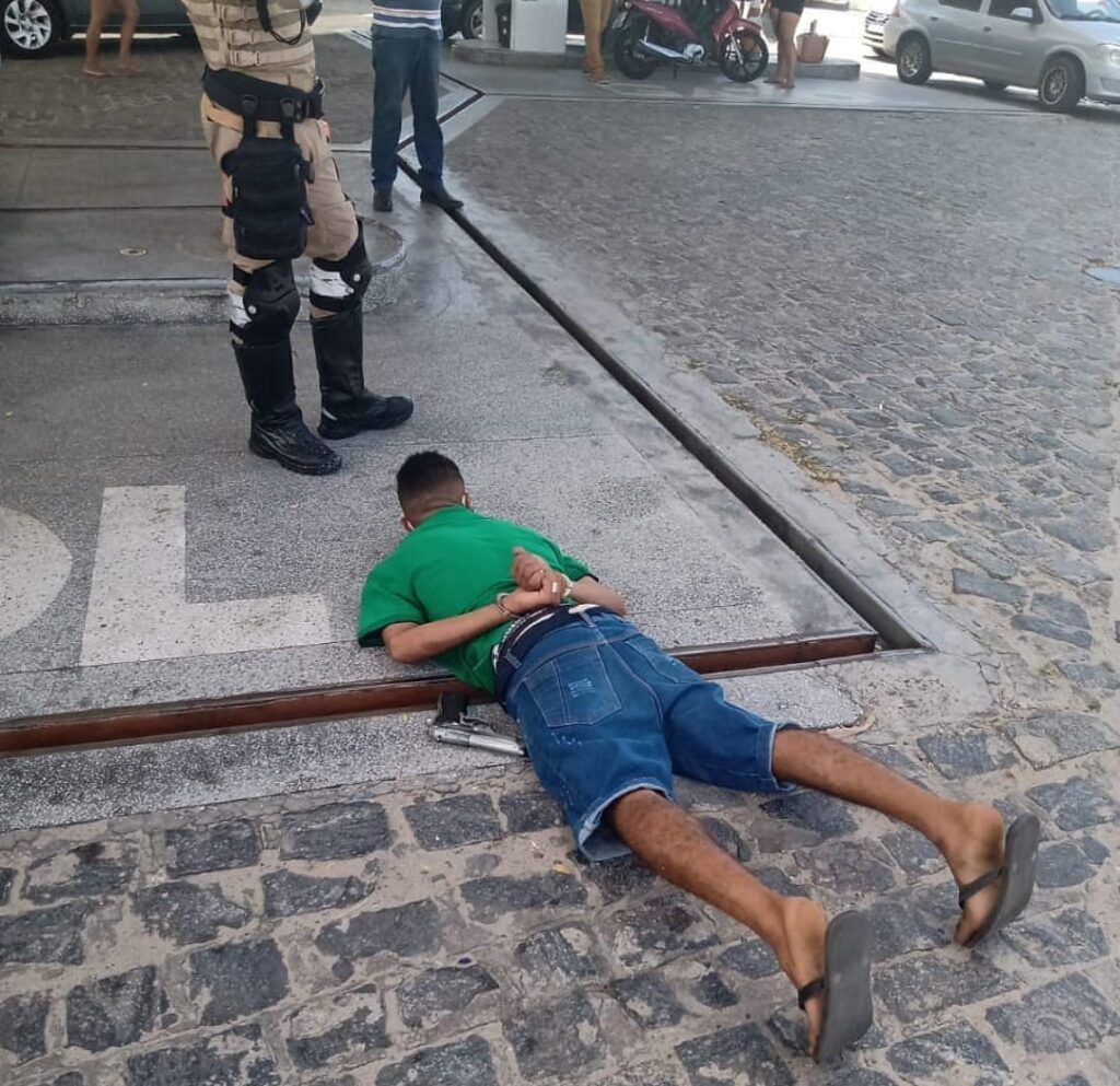 Homem e preso em flagrante por assalto a onibus na Zona Sul de Aracaju