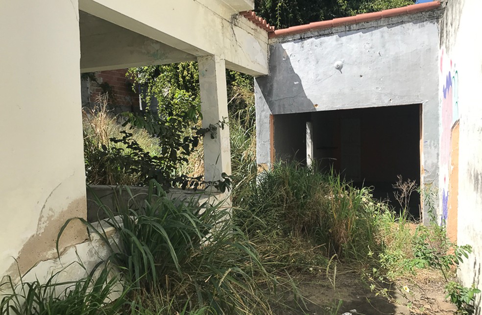 MP investiga aumento de abandono de imoveis com entulho em Aracaju