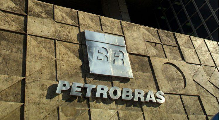 MPF quer que ex diretores da Petros paguem multas de R 825 milhoes diz jornal