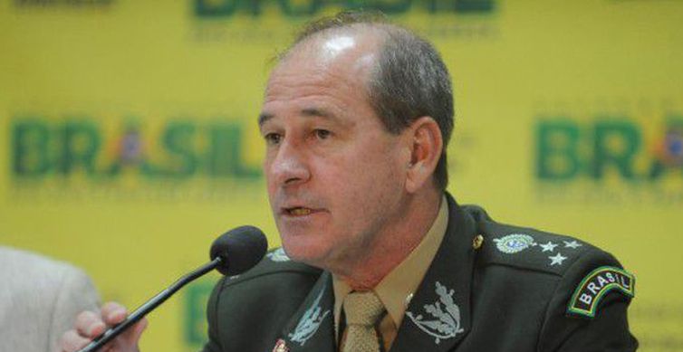 Ministro da Defesa quer driblar teto de gastos com compra de navios de 16 bi de dolares diz jornal