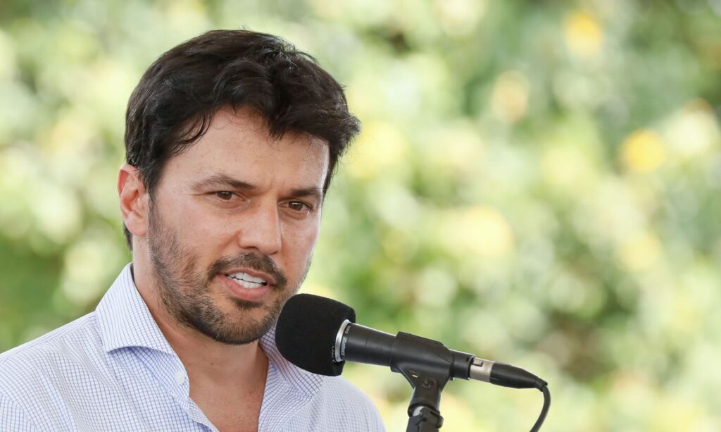 Ministro das Comunicacoes e diagnosticado com covid 19