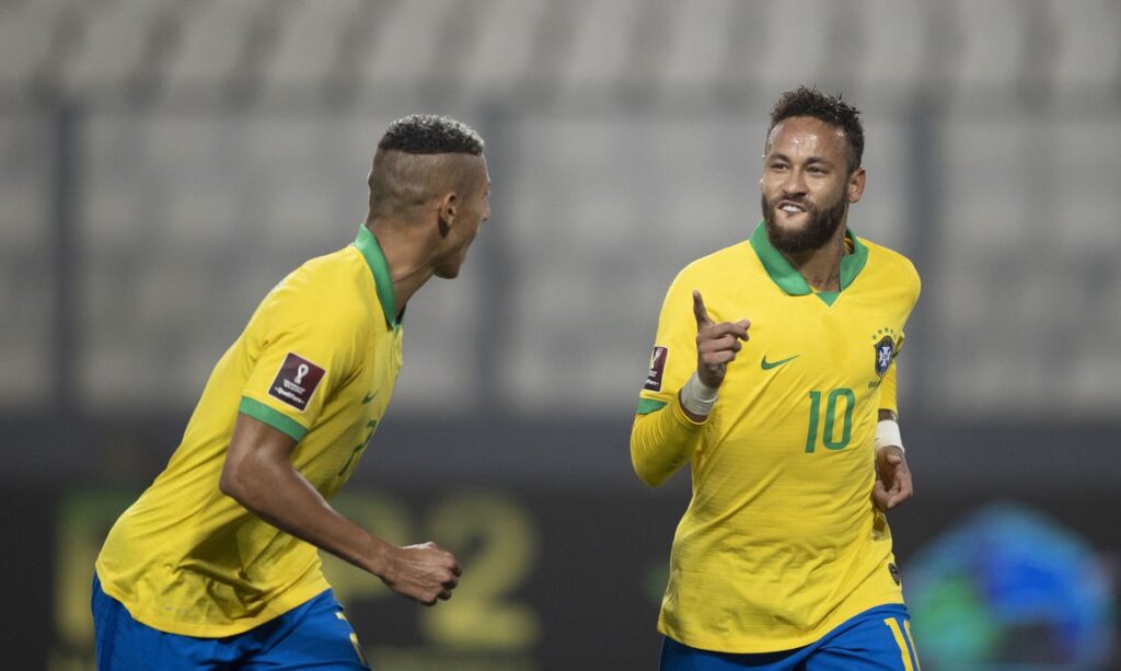 Neymar marca tres vezes e selecao vence Peru nas Eliminatorias