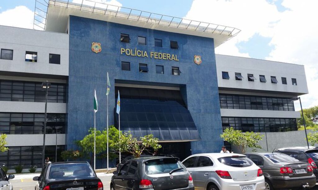 PF-pede-que-André-do-Rap-seja-incluído-em-lista-de-procurados-da-Interpol