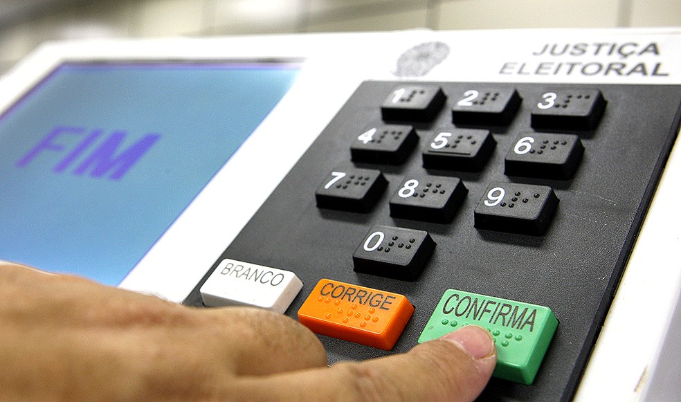 PSL e PT deixam ideologia de lado e se unem 145 vezes pelo pais diz jornal