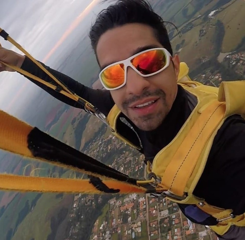 Paraquedista morre durante salto em Sao Paulo video mostra queda