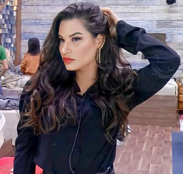 Raissa Barbosa pode pagar multa ou ser expulsa de A Fazenda