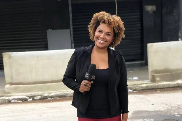 Reporter da CNT e chamada de ‘macaca por funcionario publico durante gravacao