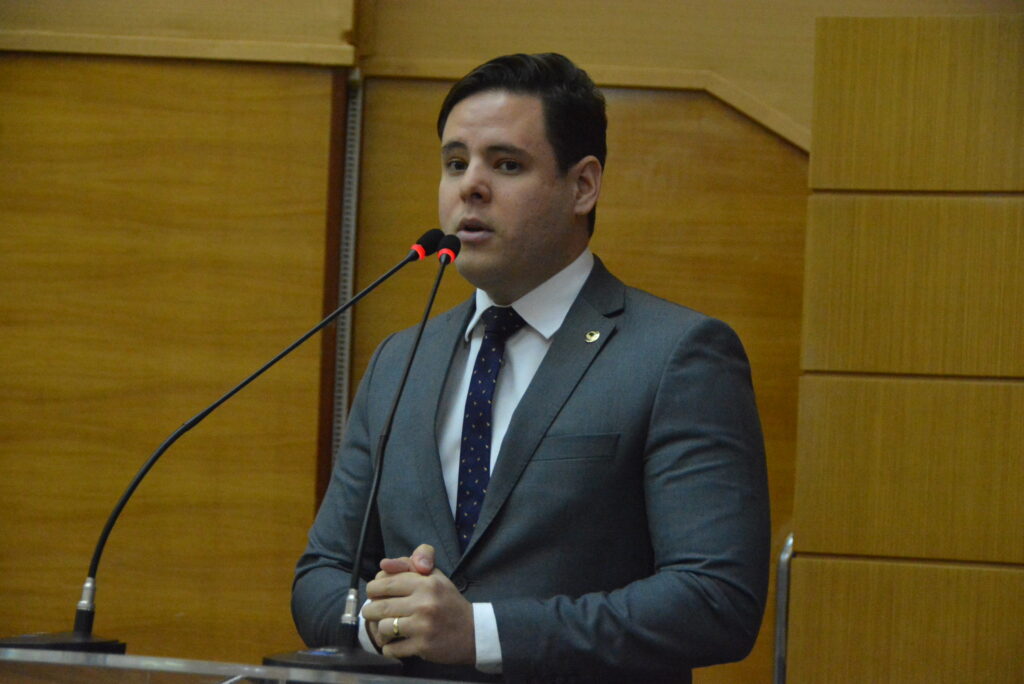 Rodrigo-Valadares-diz-que-trabalhou-no-gabinete-de-André-Moura-mas-rechaça-denúncias-de-que-seria-funcionário-fantasma