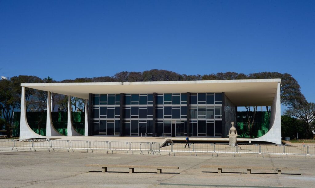 STF concede prisao domiciliar a detentos que tem filhos menores