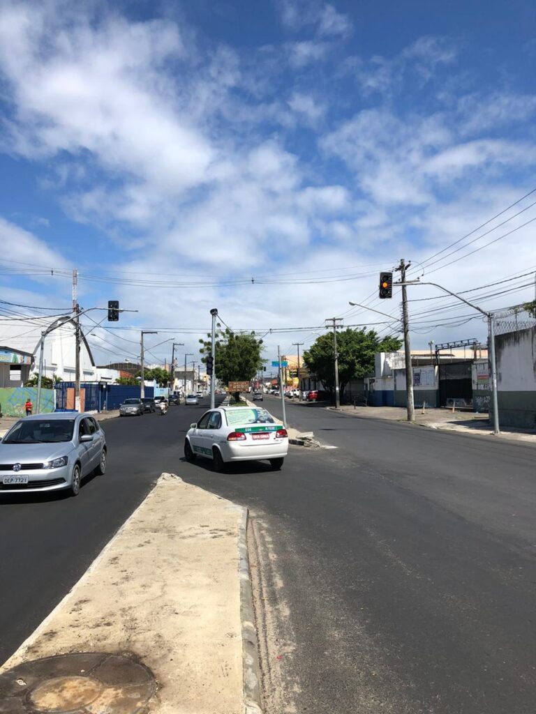 Semaforos da Avenida Simeao Sobral comecam a operar nesta terca 20