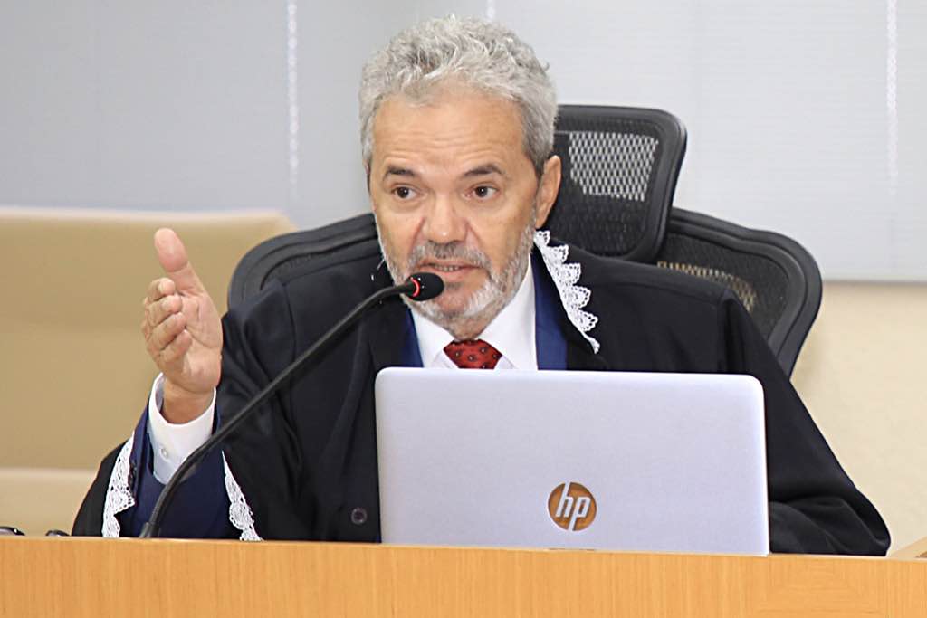 TCE SE anula aposentadoria compulsoria do conselheiro Clovis Barbosa