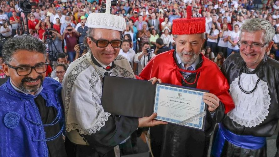 Titulo honoris causa concedido a Lula e anulado pela Justica