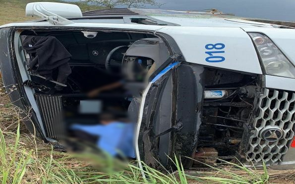 Uma pessoa morre e 10 ficam feridas em acidente com micro onibus em Tobias Barreto