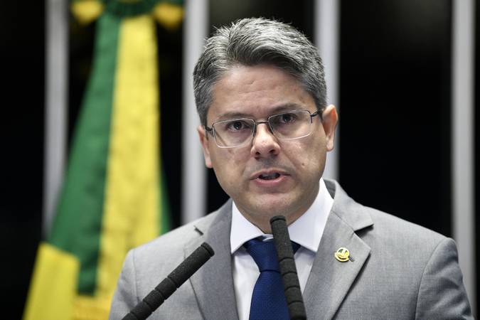 Vamos garantir uma sabatina dura e respeitosa diz Alessandro Vieira sobre Kassio Nunes