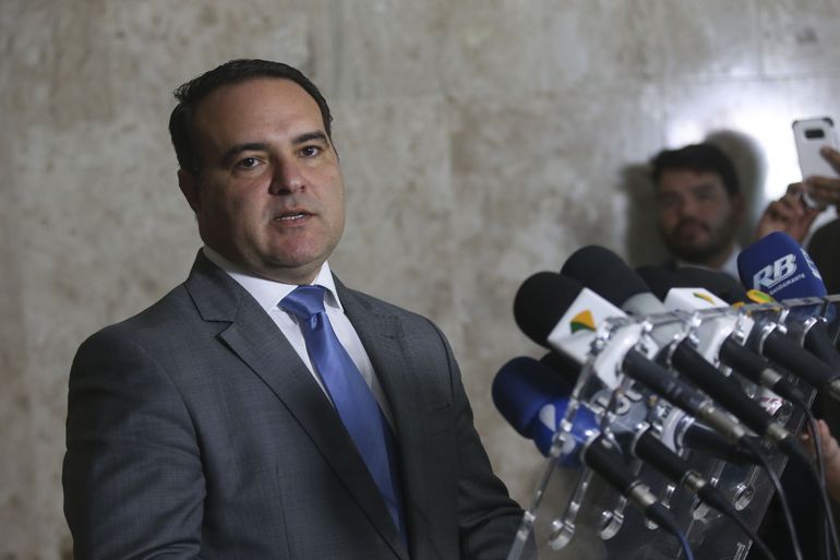 Veto a obrigatoriedade de mascaras foi posicao de Bolsonaro diz Jorge Oliveira