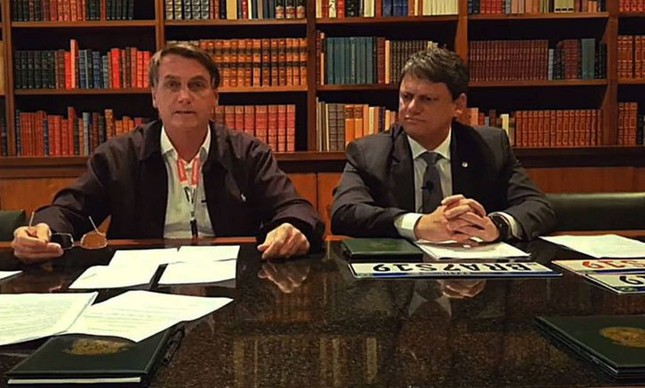 Video de Bolsonaro provocou revolta e demissao no alto escalao do Facebook diz revista