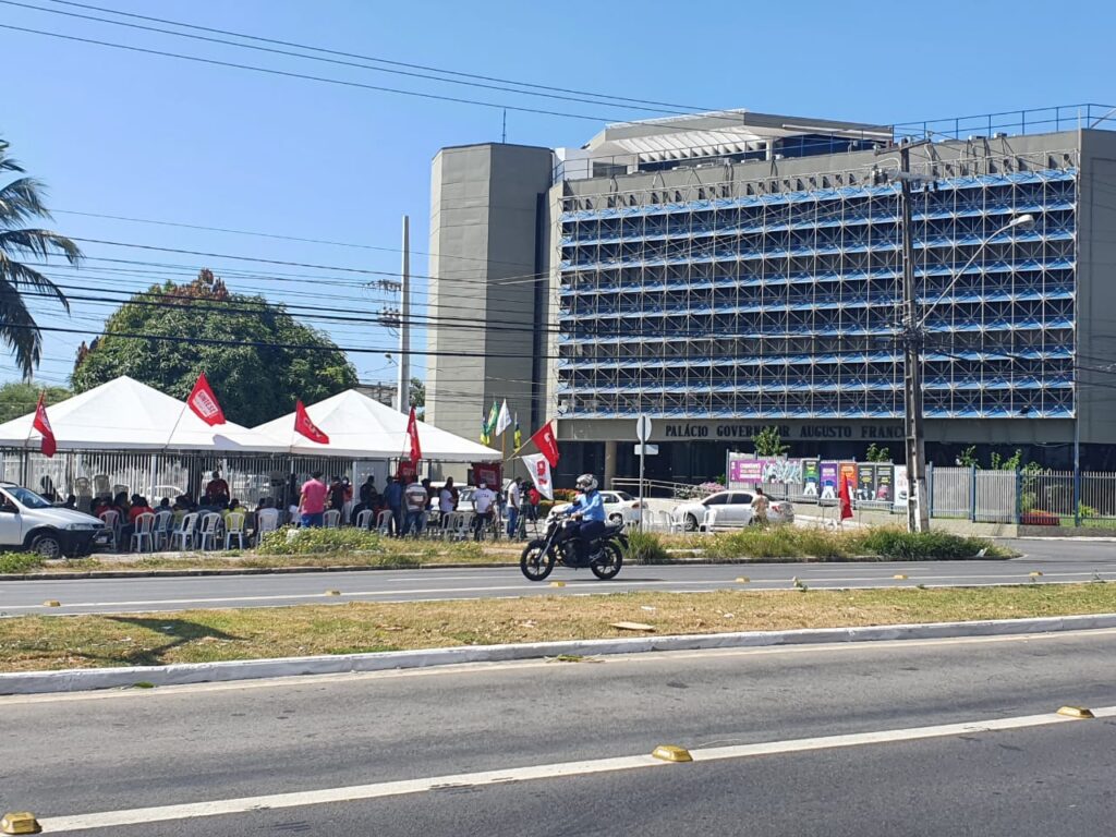 ‘Somos obrigados a ministrar aulas sem qualquer condicoes de trabalho na pandemia protesta presidente do Sintese