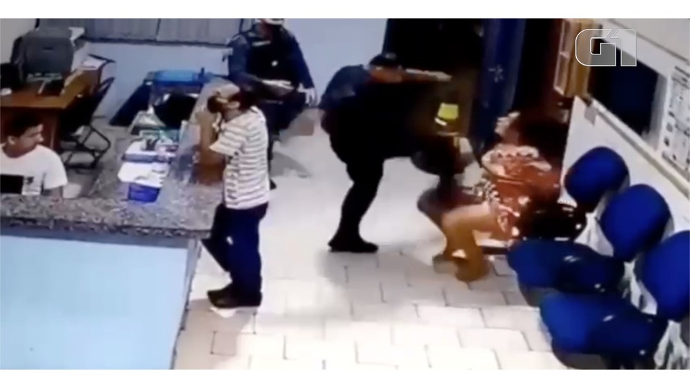 Algemada mulher e agredida por tenente da PM com socos e chutes em MS veja video