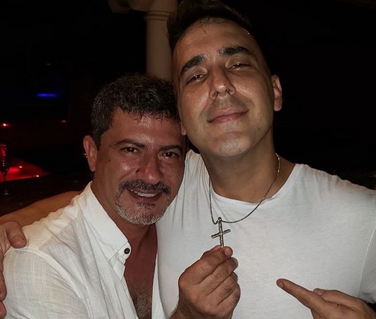 Andre Marques conta que foi o primeiro a chegar a casa de Tom Veiga