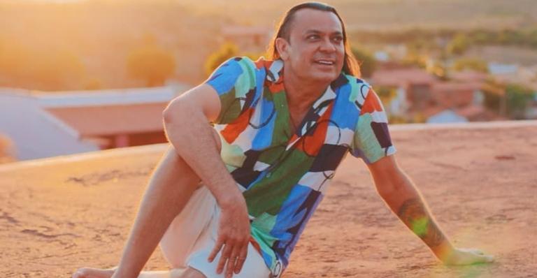 Apos 30 anos de carreira Frank Aguiar muda nome artistico por conta da espiritualidade