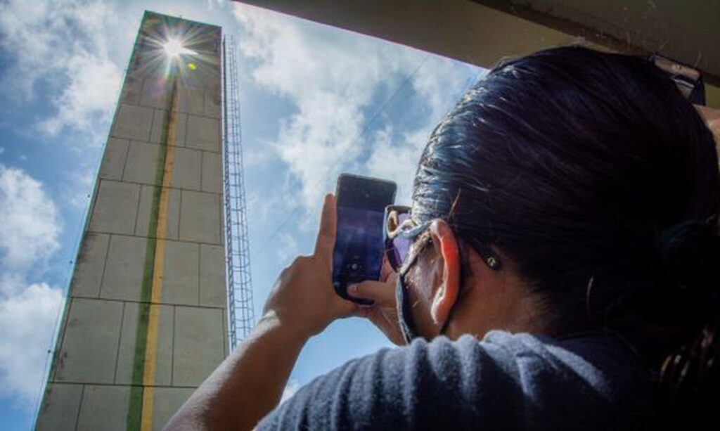 Apos apagao energia eletrica comeca a ser restabelecida no Amapa