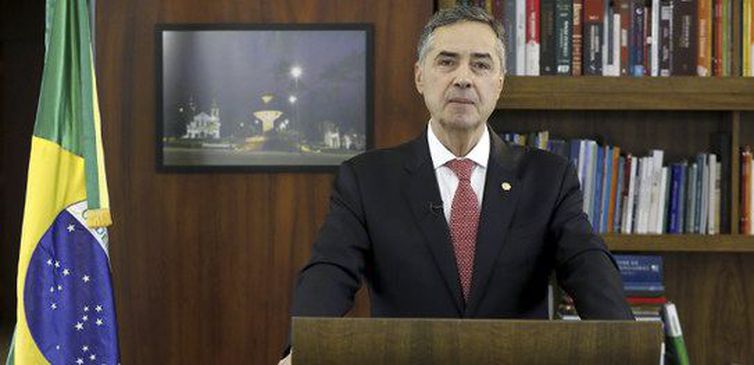 Barroso garante seguranca sanitaria nas eleicoes deste domingo 15