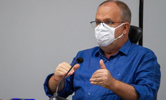 Belivaldo Chagas viaja a Brasilia para discutir vacina contra a covid 19 com ministro da Saude