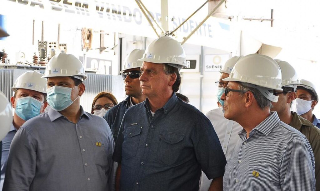 Bolsonaro anuncia pagamento de energia retroativo a 30 dias no Ama