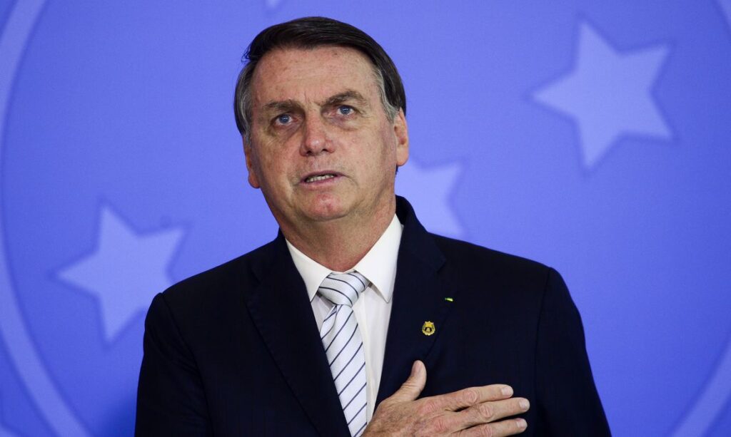 Bolsonaro-diz-que-suicídio-de-voluntário-da-Coronavac-‘pode-ser-o-efeito-colateral-da-vacina’
