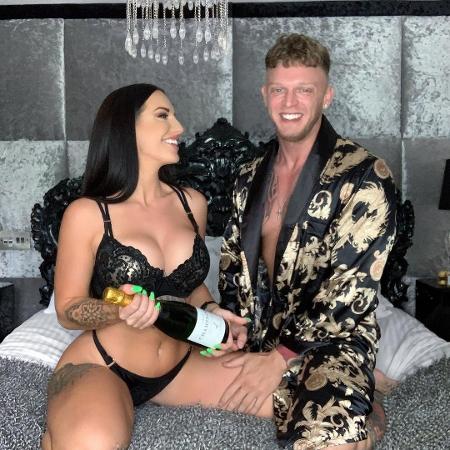 Casal-de-atores-pornô-britânico-diz-que-presença-dos-filhos-em-casa-dificulta-gravações