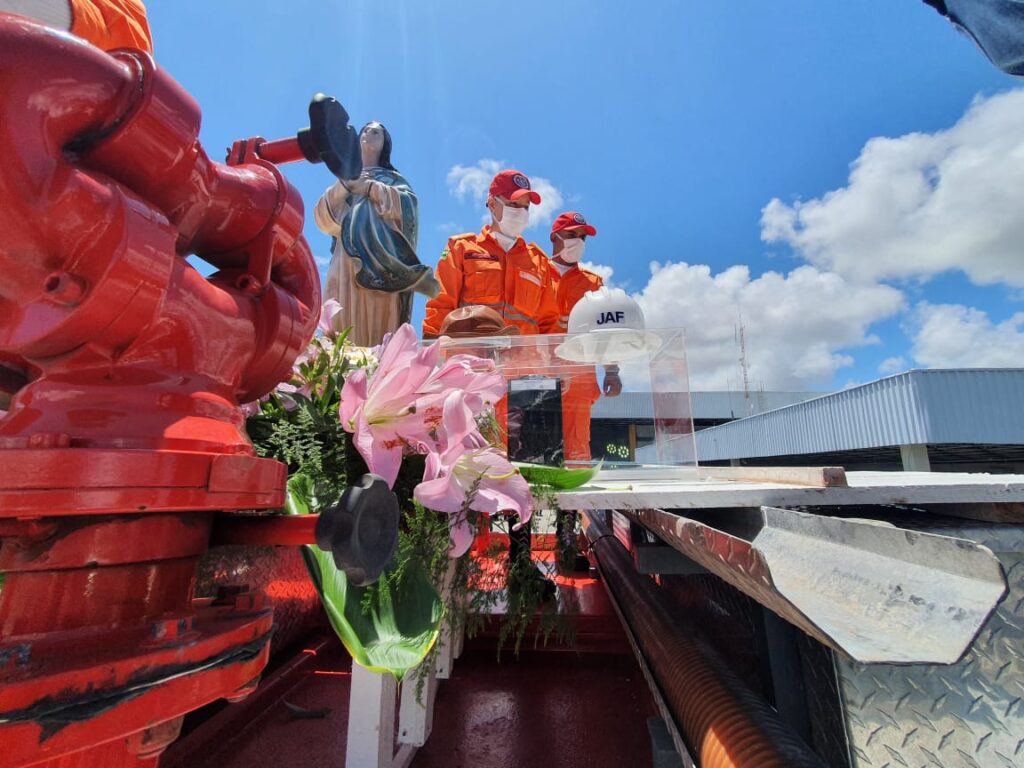 Cortejo com cinzas do ex governador Joao Alves percorre Aracaju em carro dos bombeiros veja fotos 1