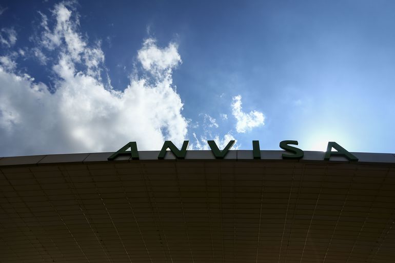 Diretor presidente da Anvisa nega interferencia politica na agencia apos decisoes sobre a CoronaVac