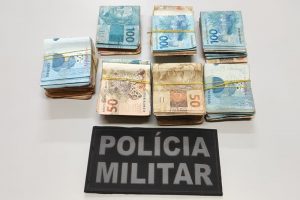 Dupla suspeita de compra de votos e presa com mais de R 50 mil em Pedra Mole