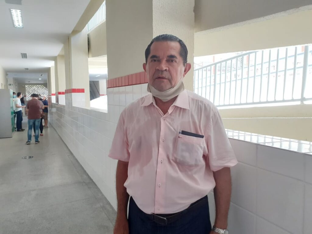 Eleitores avaliam pleito eleitoral em Aracaju durante as eleicoes 2020