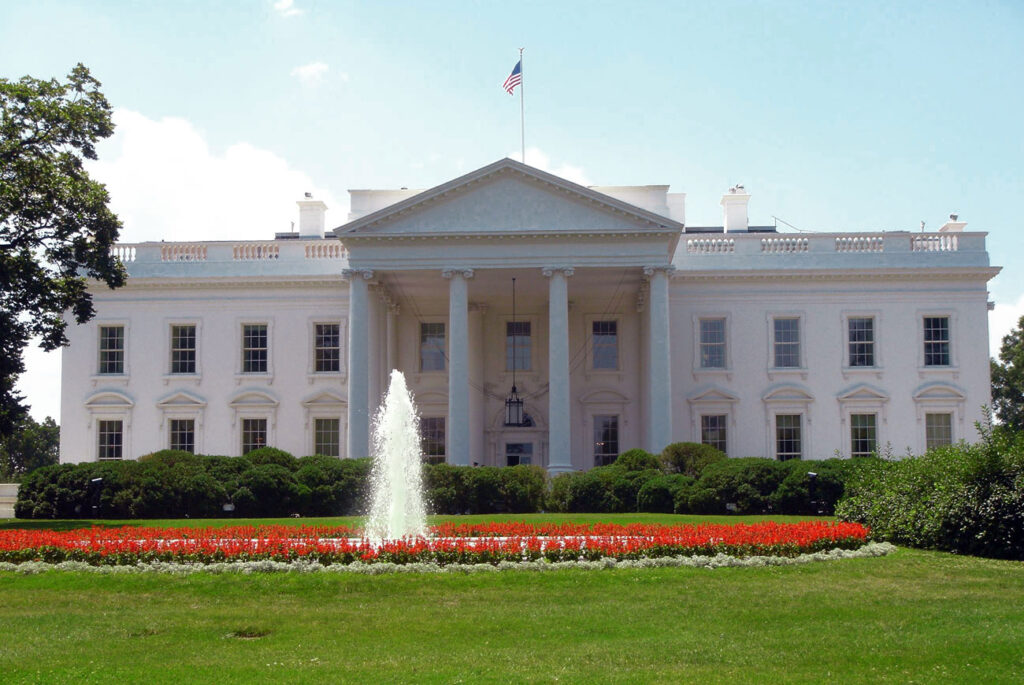 Em-eleição-histórica-Estados-Unidos-encerram-votação-para-presidente-nesta-terça-3