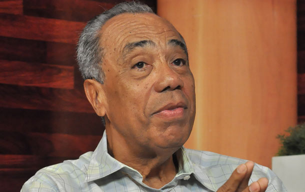 Ex governador Joao Alves Filho segue em observacao no Sirio Libanes