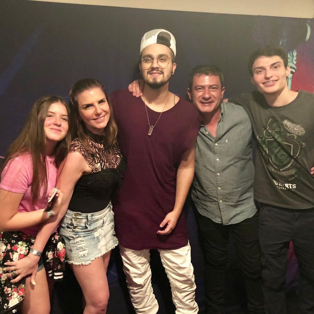 Ex mulher de Tom Veiga cria perfil com fotos ineditas do artista 3
