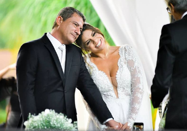 Ex mulher de Tom Veiga sofre ataques apos morte do ator e apaga perfil do Instagram