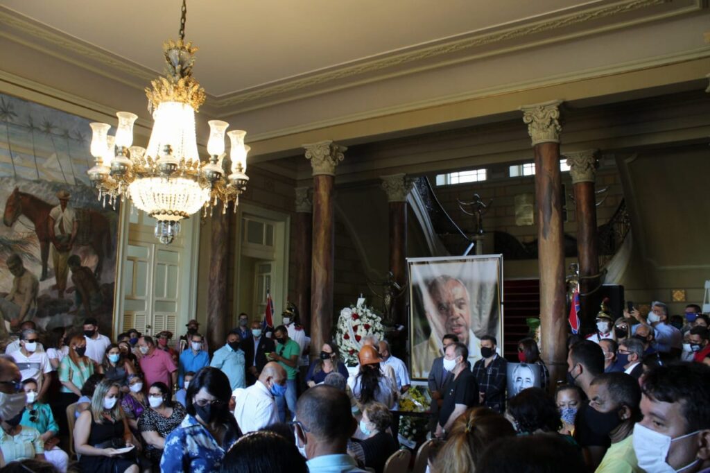 Familiares politicos e admiradores homenageiam ex governador Joao Alves no Palacio Olimpio Campos